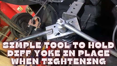Simple tool to hold rear axle differential yoke when tightening pinion nut