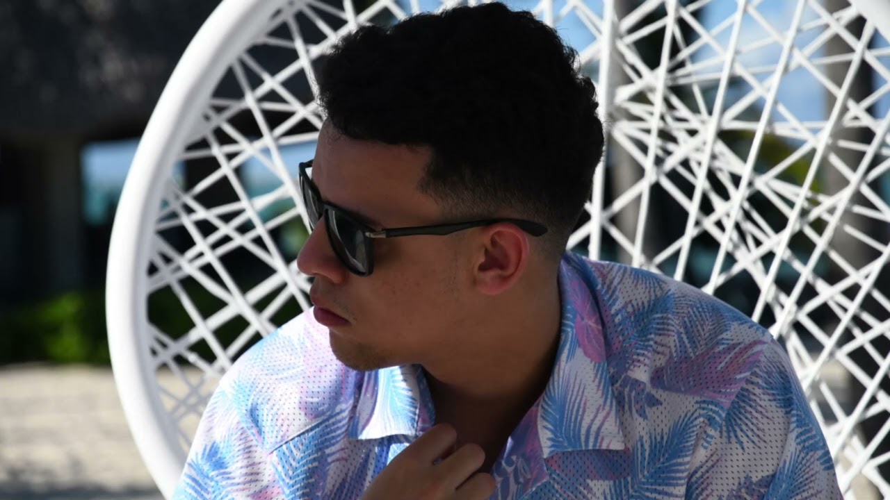 Watch Nísio - “Melhor com Gin” (Official Audio) on YouTube Watch Nísio - “Melhor com Gin” (Official Audio) on YouTube