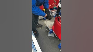 How to tie the wire?#distributiontransformer #powersupply #factory #ybelectrician #yubian