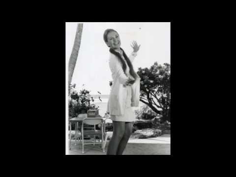 Mira Shelley Fabares - The Loco-Motion en YouTube