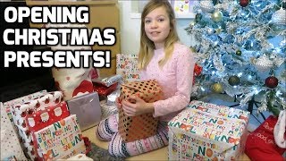 Opening Christmas Presents - Xmas Presents Opening