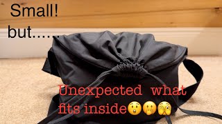 Uniqlo Drawstring Shoulder Bag in Small Size Review | What’s fit inside? | Black