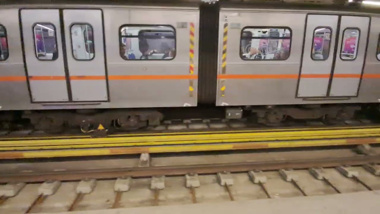 Διαδρομή με το μετρό 1ης γενιάς από την στάση Πειραιά έως την στάση Δημ.Θεατρο (γραμμή 3). Λήψη 3/2!