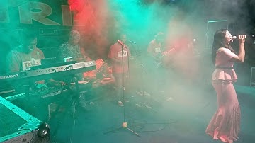 DEVI TRIANA SAMPAI KAPANKAH TRIAS MUSIC LIVE IN BANTRUNG