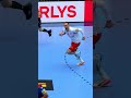 This 1️⃣🆚1️⃣ is insane 😨 #handball #håndbold #ehfeuro2026 #gidsel