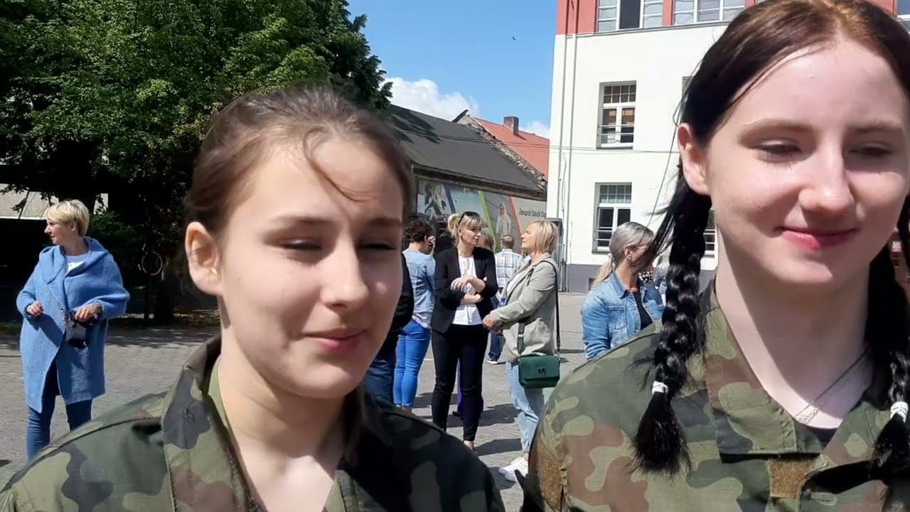 Uczennice klasy mundurowej mówią o nauce w ZSOMS Racibórz