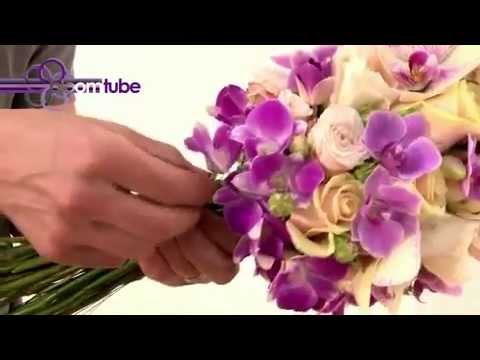 Wedding Flowers: How to Make Bridal Bouquet Yourself