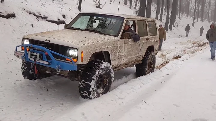 Jeep Cherokee XJ Snow Wheeling