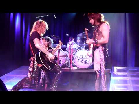 HD Steel Panther - Michael Starr vs. Satchel Guitar DUEL! Dec. 11, 2010 Las Vegas