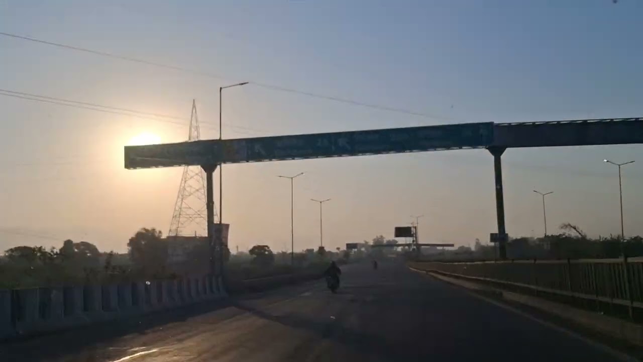 Ghar se showroom ki trf 😊🚘