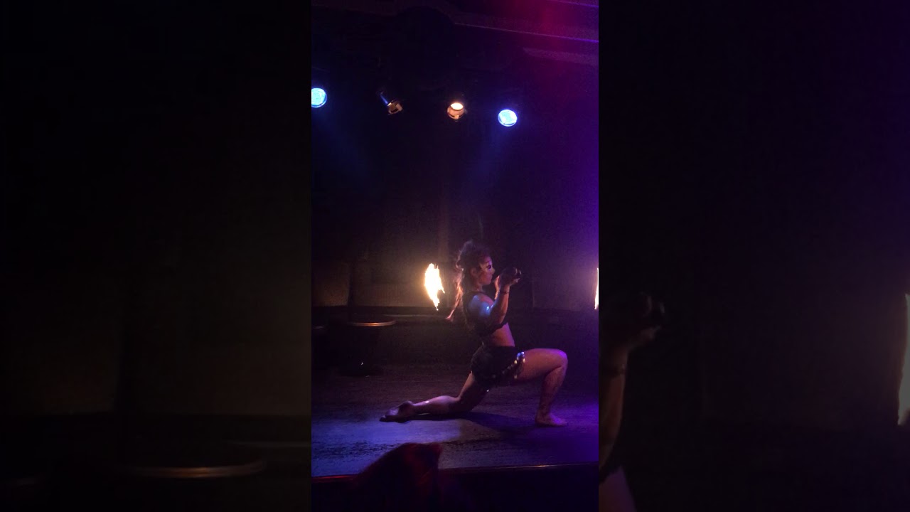 Mari-ko Firetwirler - Luz Nightclub performance