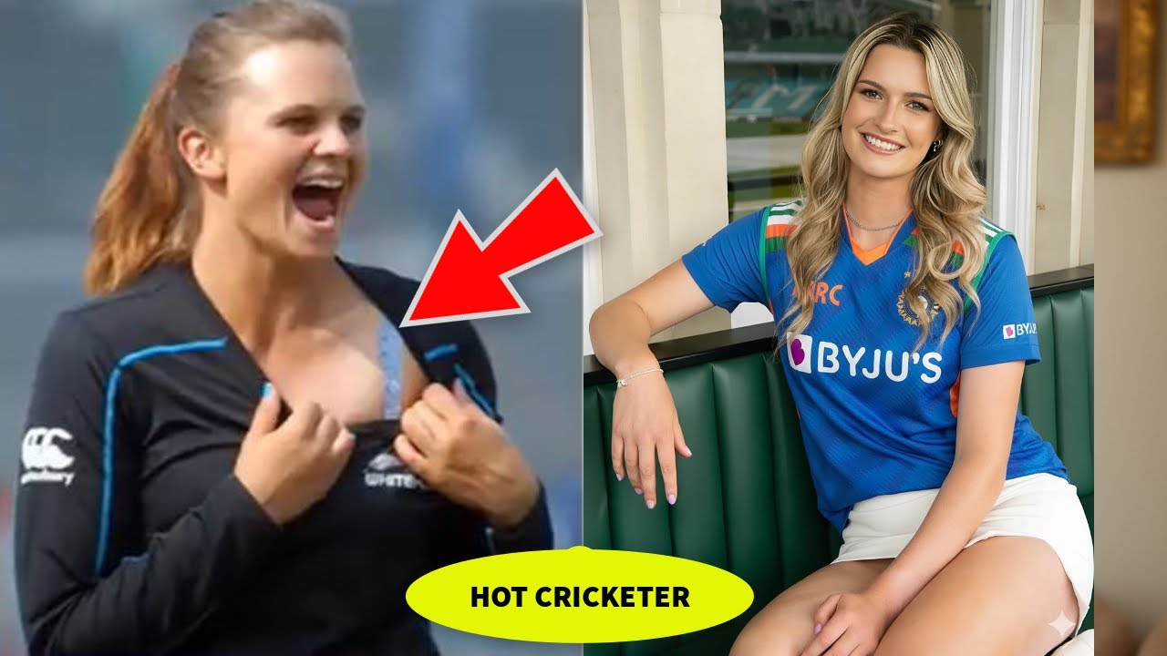 Top 10 Most Beautiful Women Cricketer in the World. Marufa Akter, Smriti Mandhana.