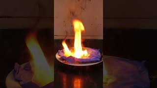 100%ige Salpetersäure. Hält, was sie verspricht ^^ | JJChemistry #chemistry #experiment #science
