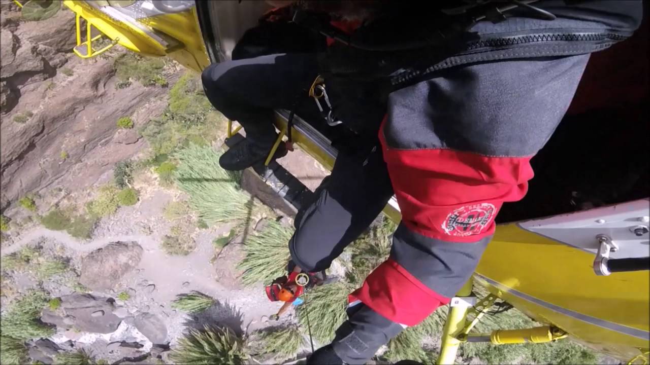 30/07/16 Rescate de senderista por helicóptero del GES en Masca, Tenerife