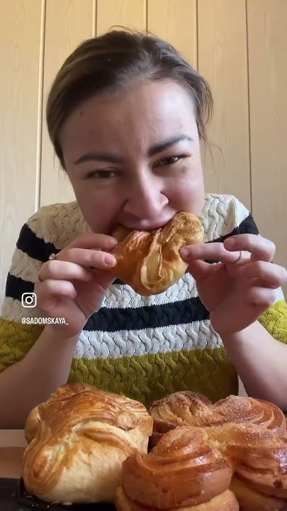Пришло время пить чай с плюшками☕️🤤🔥👍#чай #чаепитие #булочки #слойки # ...
