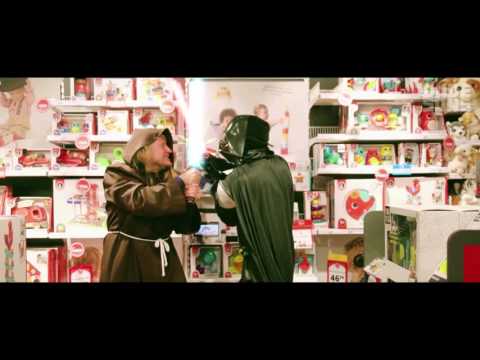 star-wars-parody:-real-lightsaber-fight!