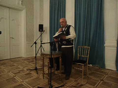 პაპუნა ქვარიანი კითხულობს საკუთარ ლექსს