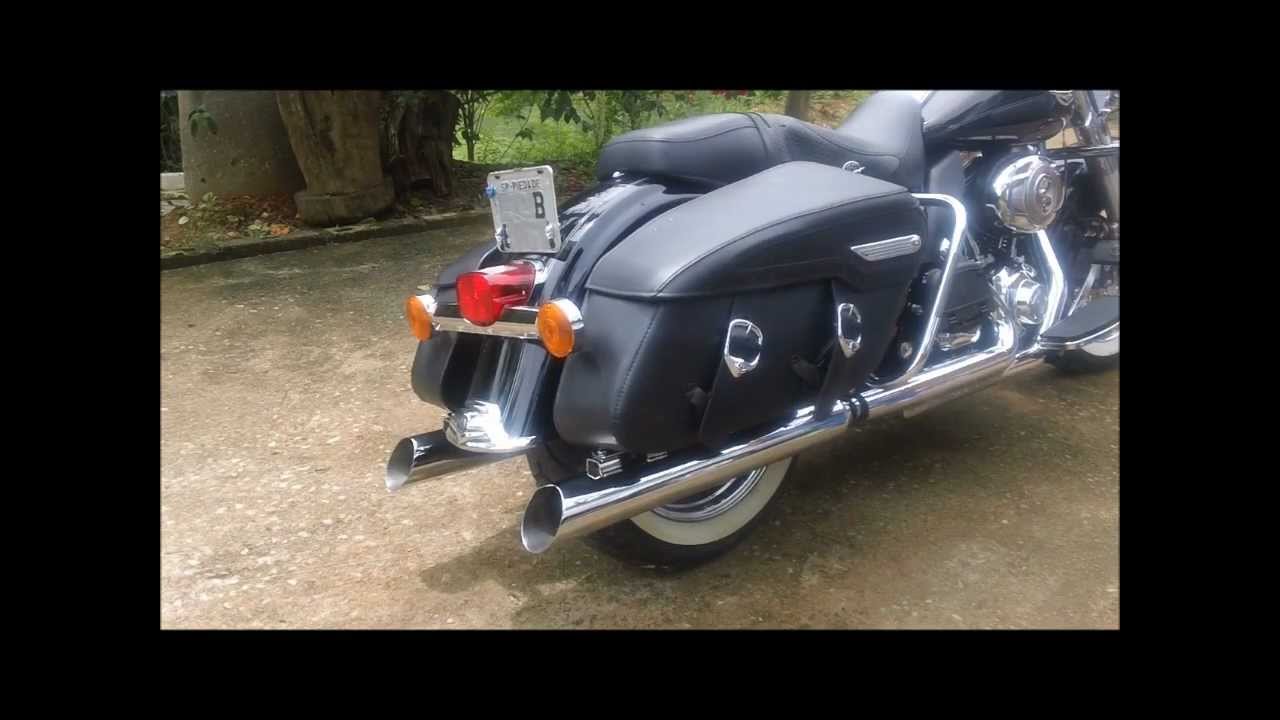 Harley Davidson Road King with Bassani Mufflers Exhaust sound. YouTube