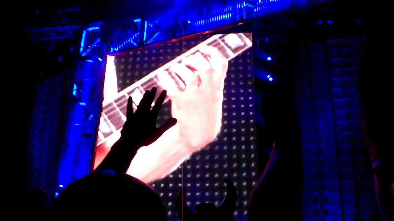 AC/DC Imola - guitar solo Angus Young - YouTube