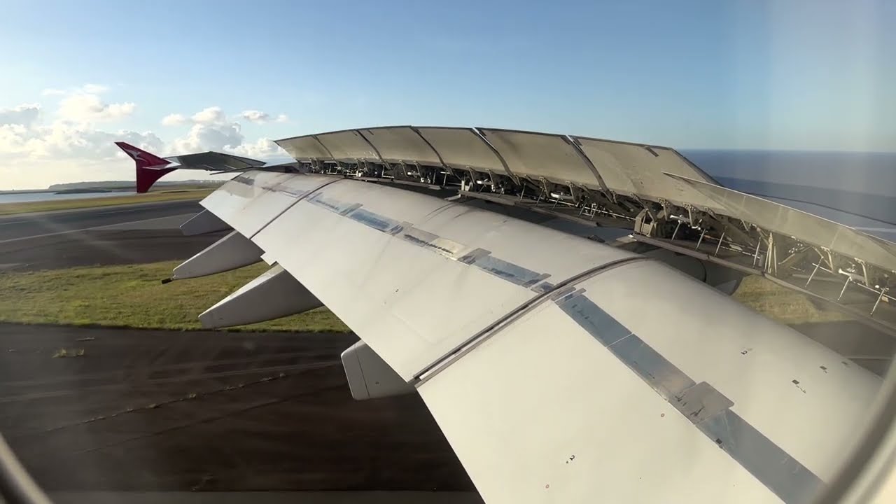 Qantas Airbus A380-842 (VH-OQD) Landing into Sydney