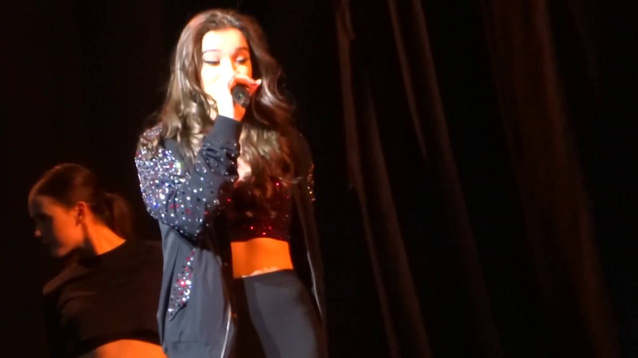 Hailee Steinfeld - Hell No's and Headphones - September 6, 2016