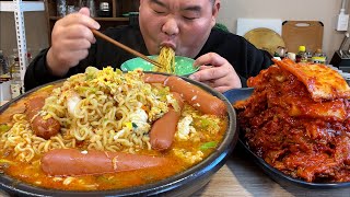 잡탕라면 3인분 + 매운김치 밥 없을때 이것저것 넣고 끓여먹는 라면 먹방 MUKBANG