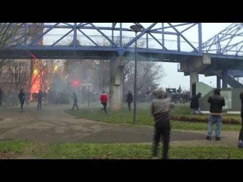 Vidéo: Les Manifestations Violentes Au Chili Font 11 Morts Et Plus De Blessés