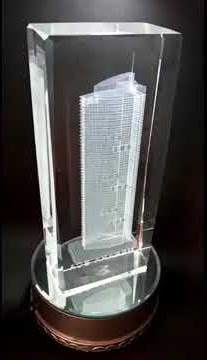 Plakat Crystal 3D Menara BCA - Kristal ukuran 5cm x 9cm x 20cm