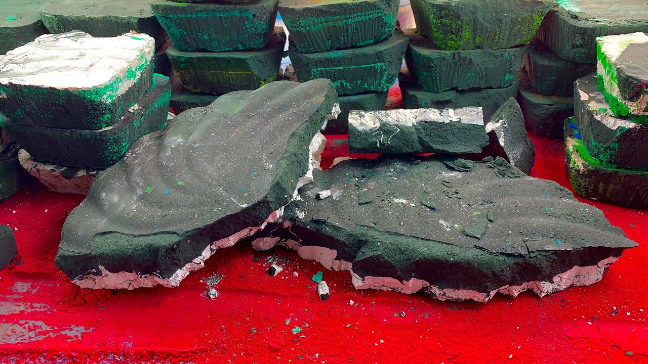 Very very Dark Green Pigmented Chalk and Starchalk Soft Crunchy Dusty and Powdery 