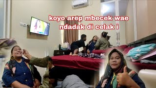 Download Lagu Keseruan di kamar penginapan sebelum pergi jalan jalan  MP3