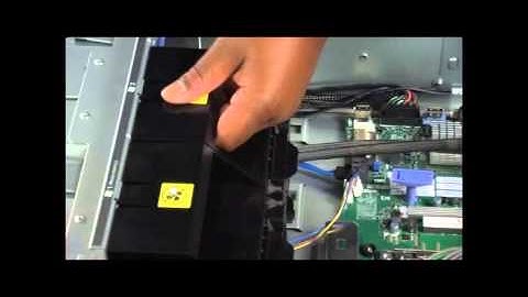 IBM System x 3300 M4 Installing the Fan Assembly