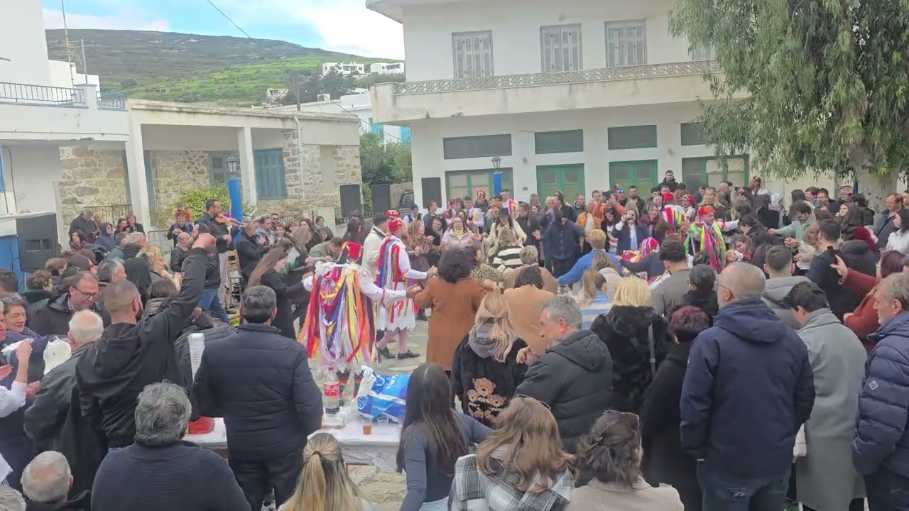 Θεία και ανιψιός χορεύοντας με καμάρι !!!