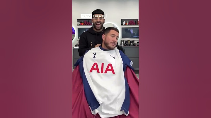 Hazard didn’t look too happy wearing a Tottenham jersey 😂