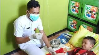 Praktikum pemasangan Infus Mahasiswa STIKES Wijaya Husada Bogor