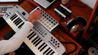 Arturia Beatstep M-Audio Oxygen49 v2 Native Audio Kontrol 1 Superteclados.com