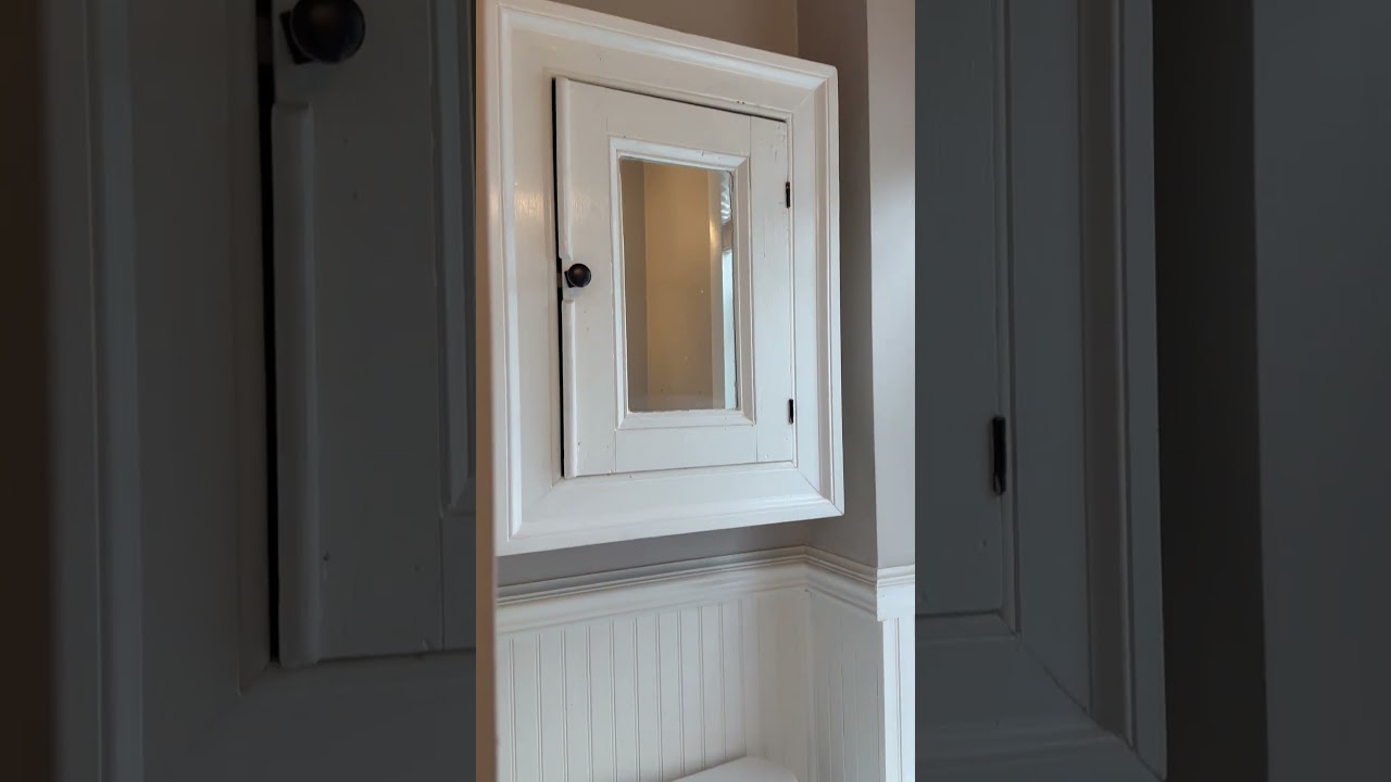 Under $100 bathroom makeover. Let me know what yall think! 