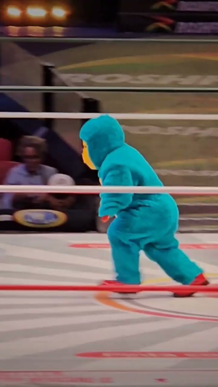 Tope de Kemonito a Chamuel en la Arena México