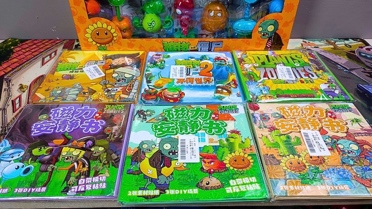 РАСТЕНИЯ ПРОТИВ ЗОМБИ: ASMR-сцены с магнитными книгами, создающими эпические битвы игрушек