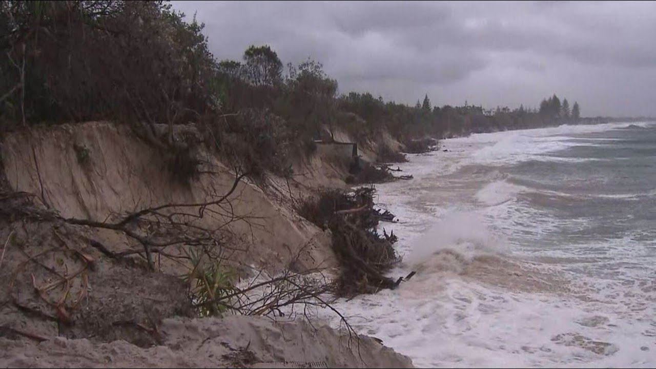 Byron Bay beach smashed by king tide
