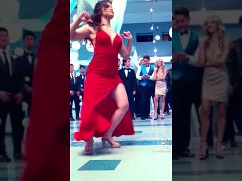 addison rae does a tiktok dance on prom