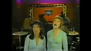 Julie Andrews & Eydie Gorme - I Am Woman & Rain Medley