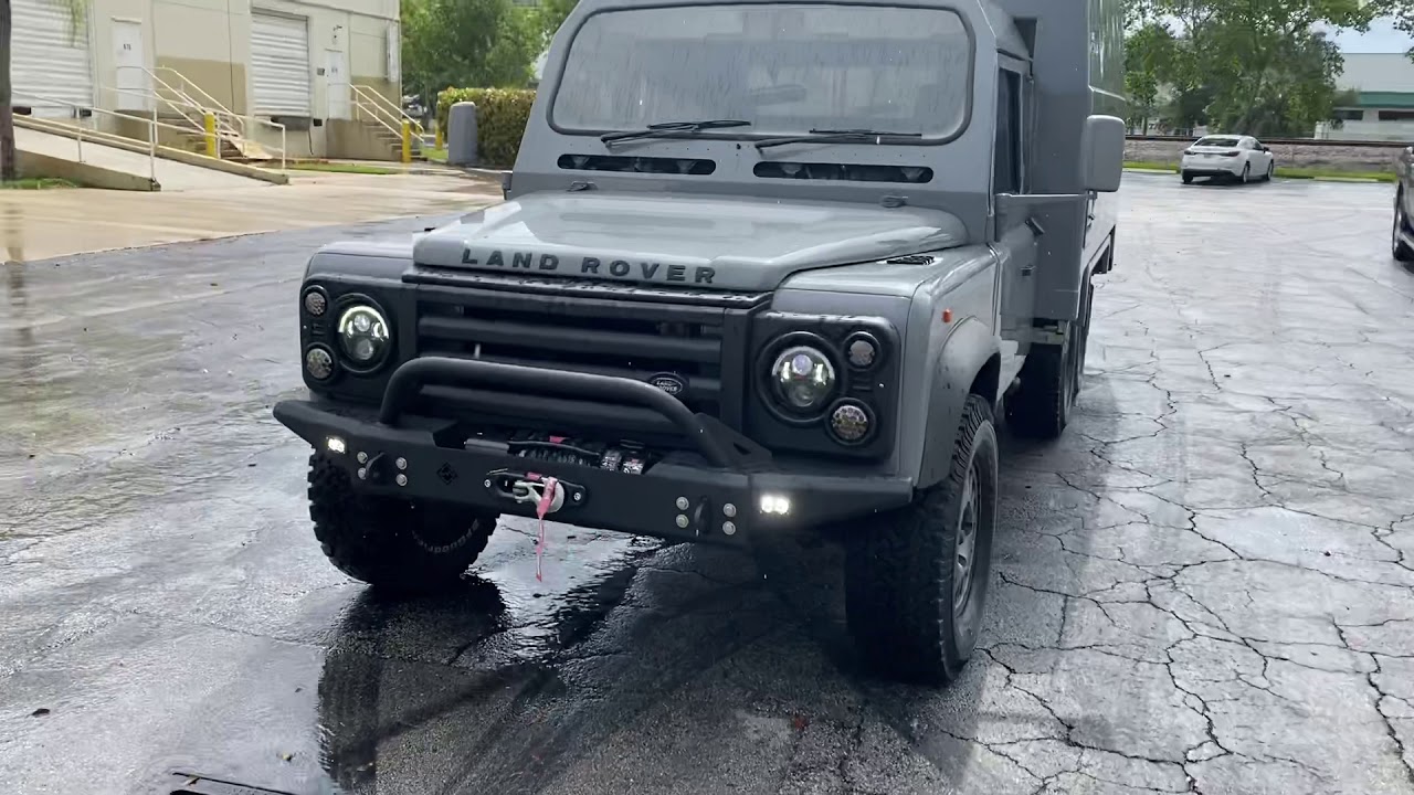 1990 Land Rover Defender 110 auction - Cars & Bids