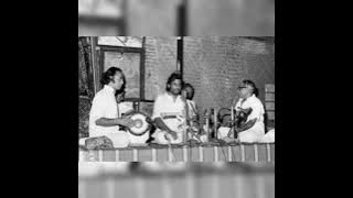 Yesudas hindolam Govardhanagireesham