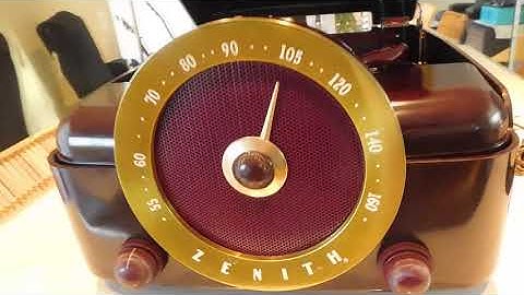 Zenith Cobra-Matic variable speed record player playing a 78 RPM record.