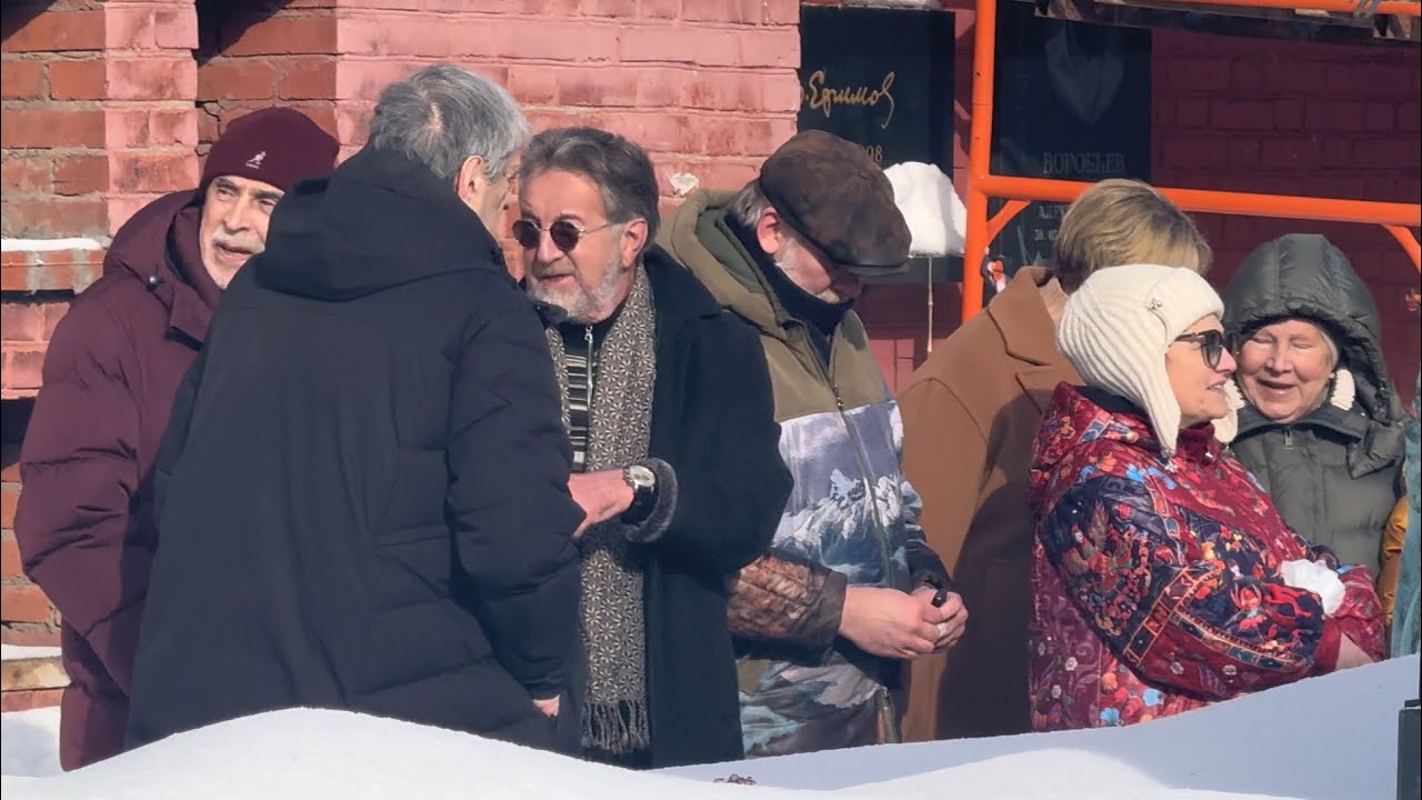 АРТИСТЫ И РОДНЫЕ СОБРАЛИСЬ НА МОГИЛЕ ОЛЕГА ЯНКОВСКОГО В ДЕНЬ ЕГО РОЖДЕНИЯ | НОВОДЕВИЧЬЕ 23.02.2026 