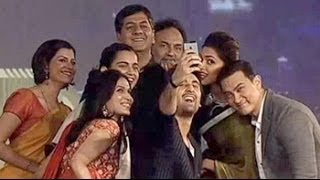 An Epic Celeb Selfie At The Indian Of The Year Awards