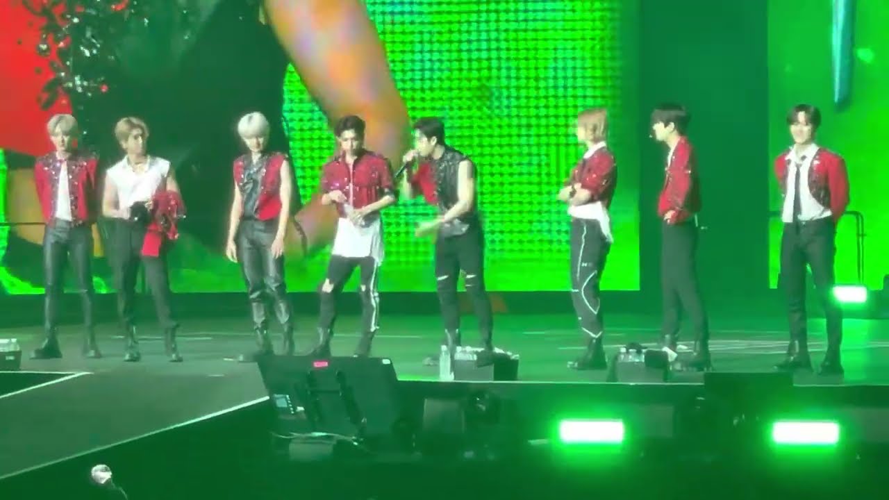 STRAY KIDS Maniac US Tour in LA Day 2 - Talking Ment 5