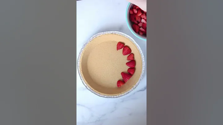 Easy Strawberry Jello Pie Recipe #nobake #pierecipe