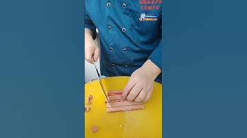 Cắt xúc xích đúng cách