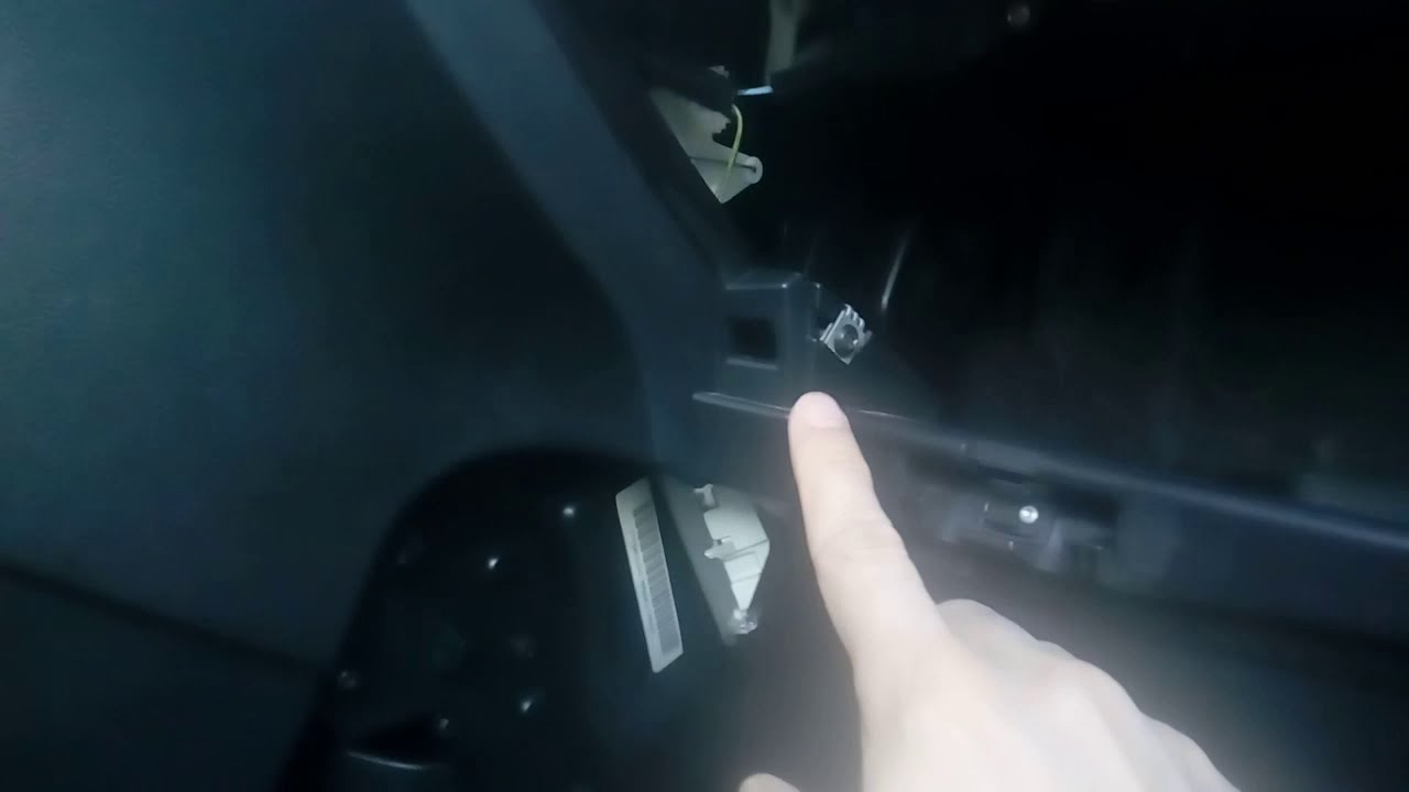 Peugeot 307 Mounting glove box Internal fittings DIYChannel YouTube